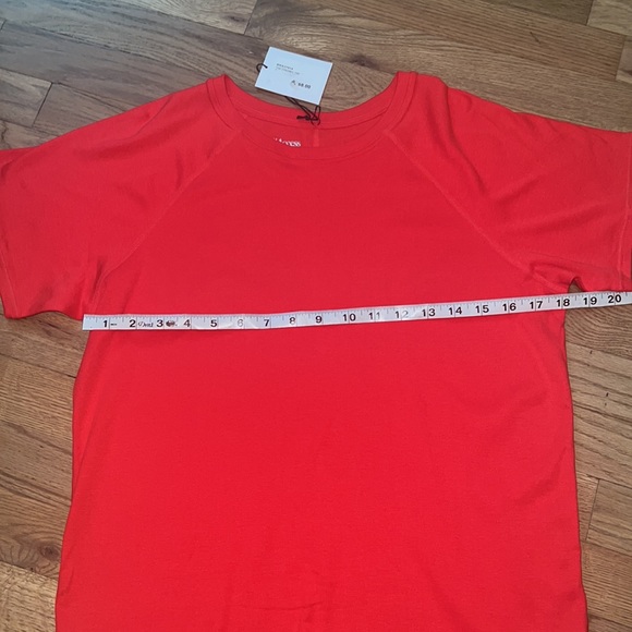 NWT All Access Dynamic Tee Size Small in Firey Red - Picture 3 of 4